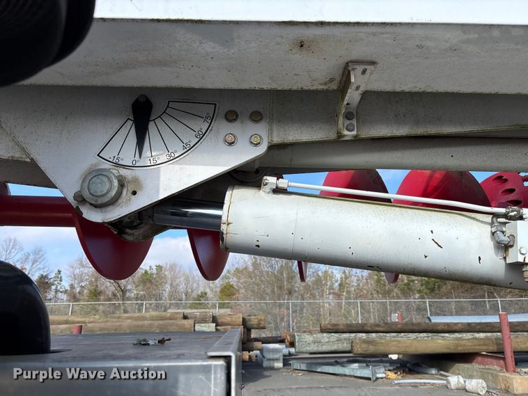 image for item EV3463 2009 UTV Achiever mini digger derick