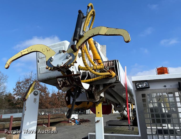 image for item EV3463 2009 UTV Achiever mini digger derick