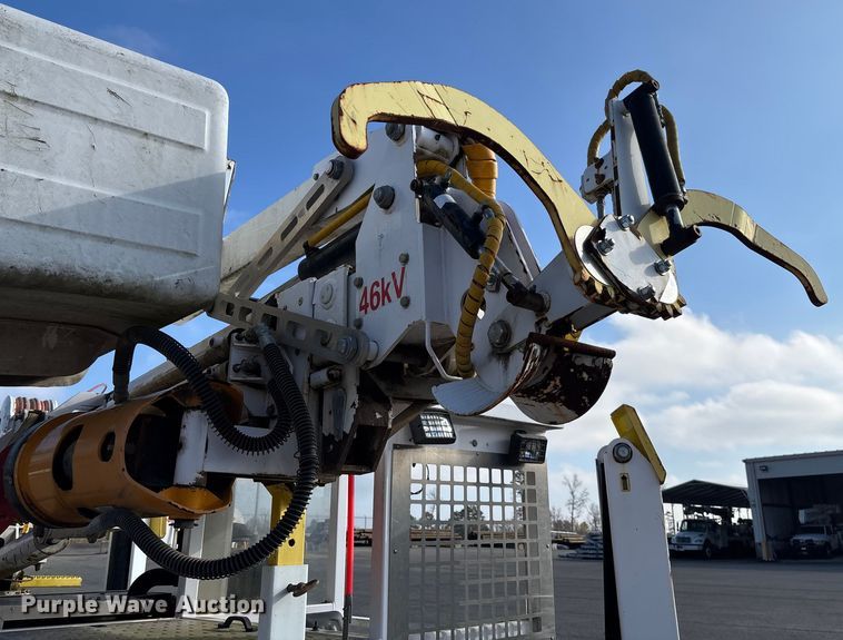 image for item EV3463 2009 UTV Achiever mini digger derick