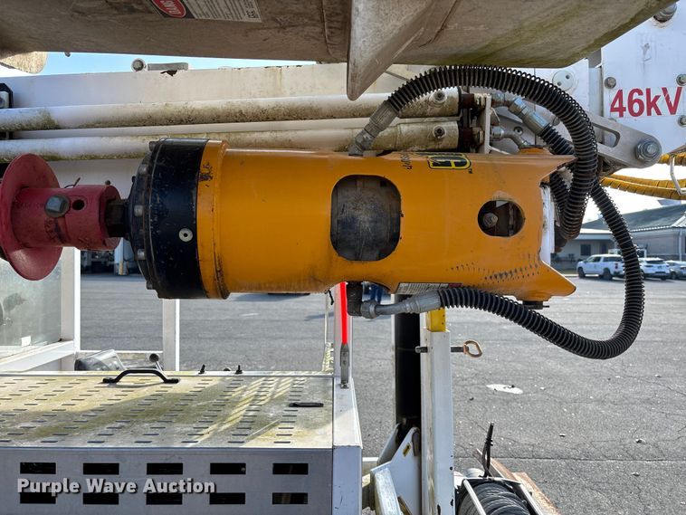 image for item EV3463 2009 UTV Achiever mini digger derick