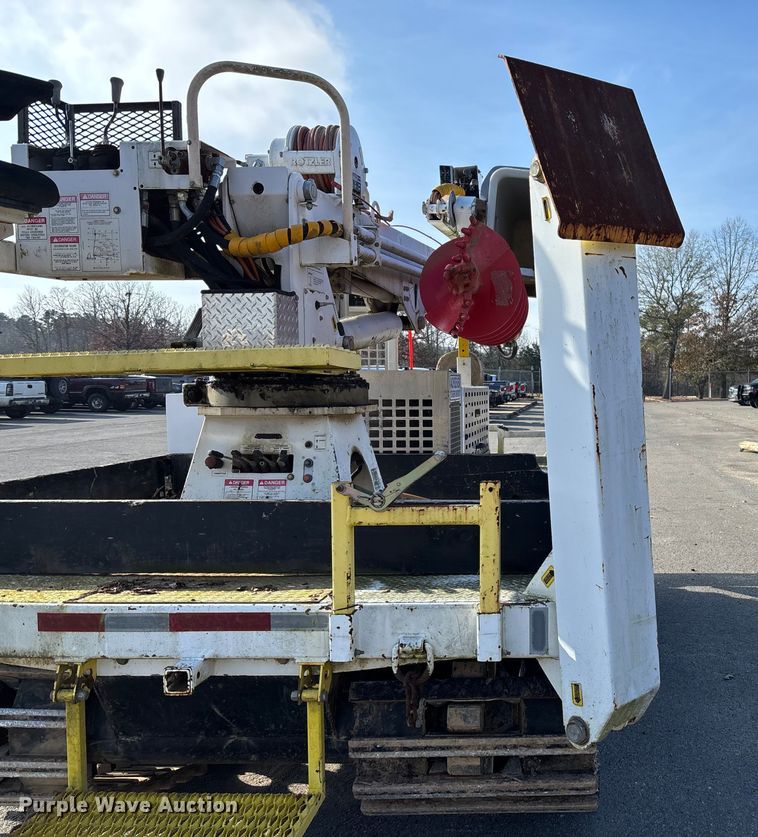 image for item EV3463 2009 UTV Achiever mini digger derick