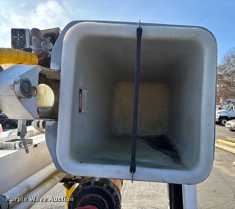 image for item EV3463 2009 UTV Achiever mini digger derick