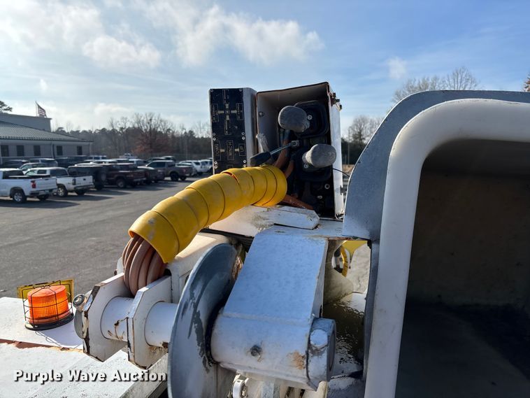 image for item EV3463 2009 UTV Achiever mini digger derick