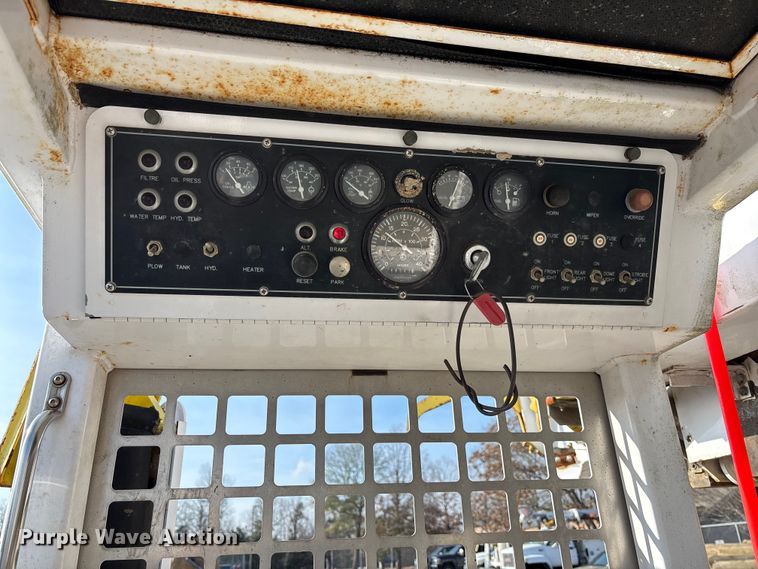 image for item EV3463 2009 UTV Achiever mini digger derick