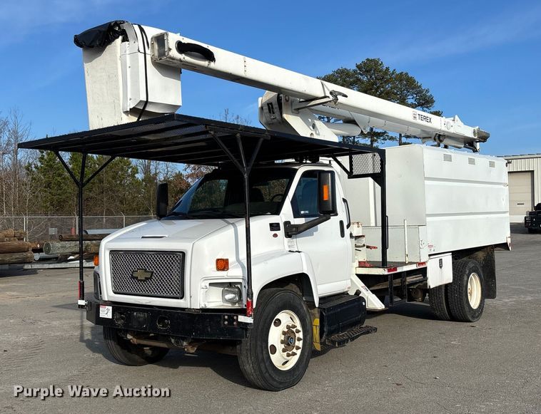 image for item EV3465 2007 Chevrolet C7 forestry bucket truck