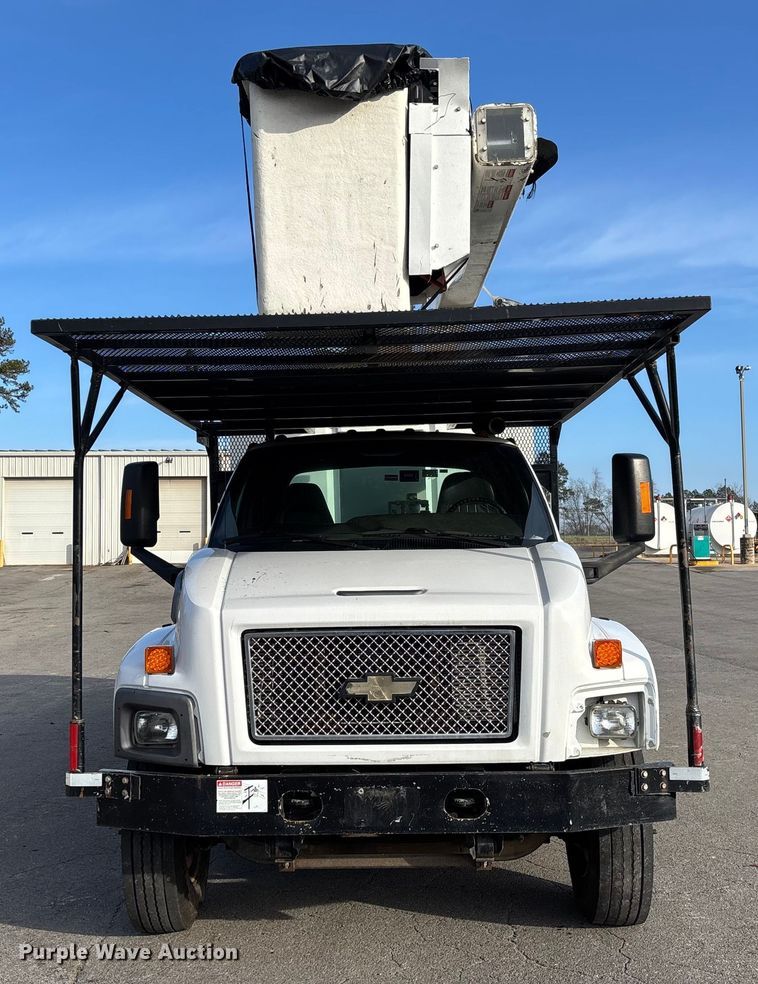 image for item EV3465 2007 Chevrolet C7 forestry bucket truck