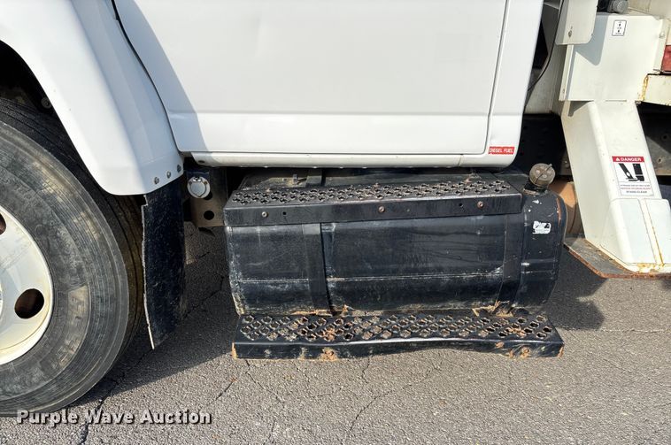 image for item EV3465 2007 Chevrolet C7 forestry bucket truck