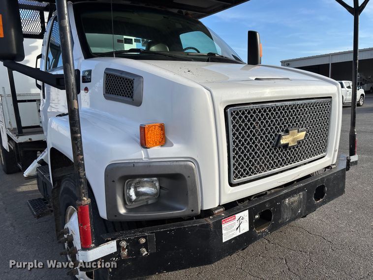 image for item EV3465 2007 Chevrolet C7 forestry bucket truck