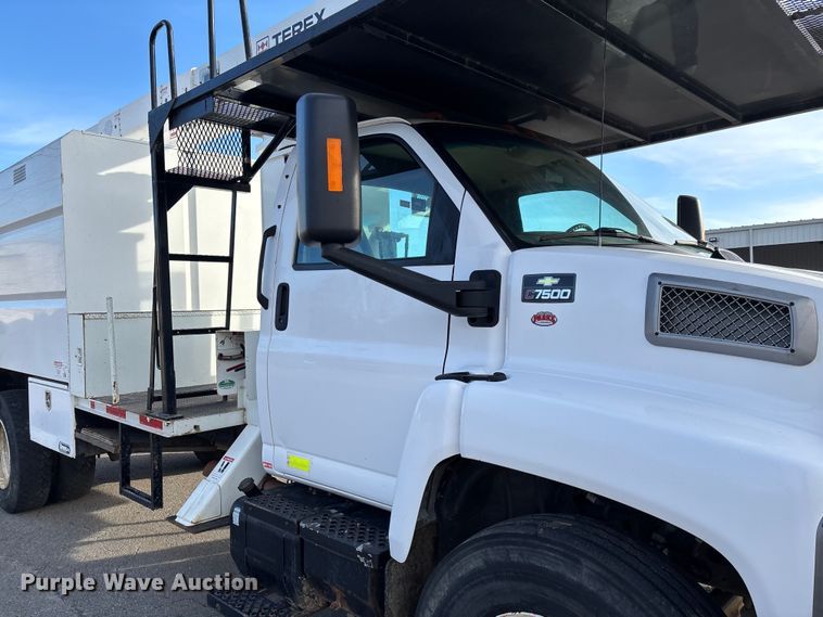 image for item EV3465 2007 Chevrolet C7 forestry bucket truck
