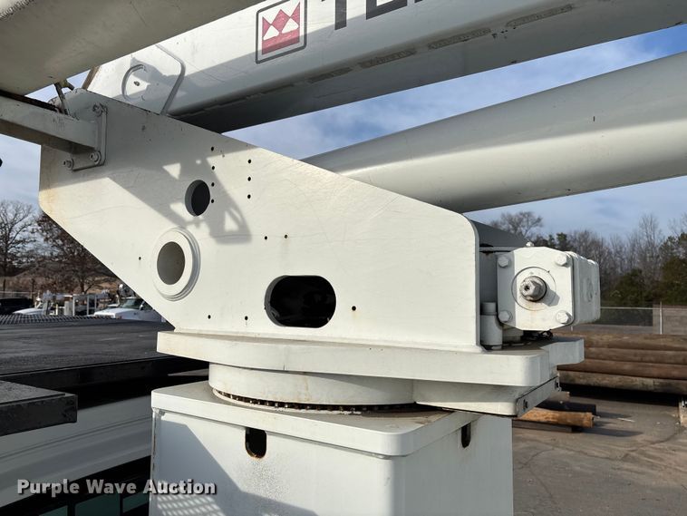 image for item EV3465 2007 Chevrolet C7 forestry bucket truck