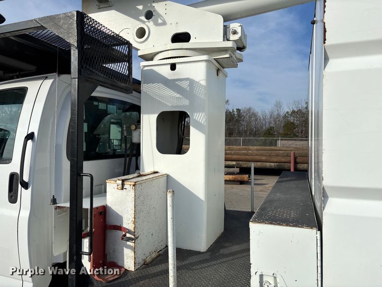 image for item EV3465 2007 Chevrolet C7 forestry bucket truck