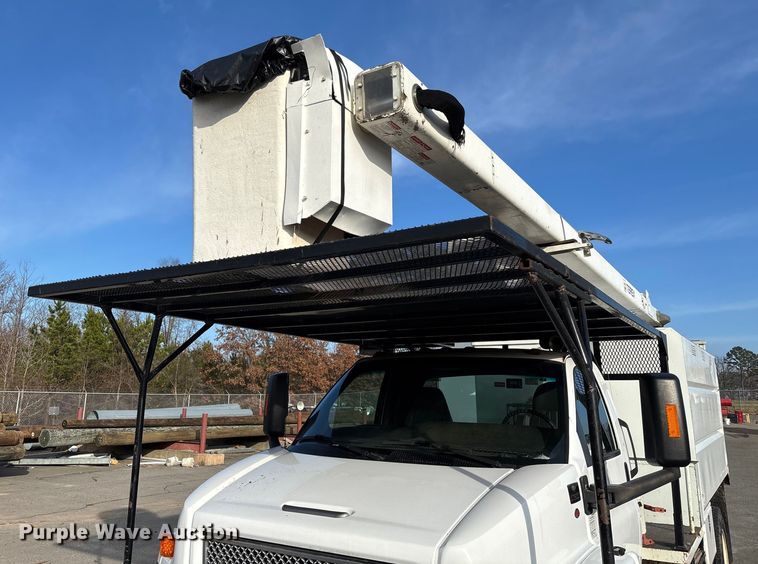 image for item EV3465 2007 Chevrolet C7 forestry bucket truck