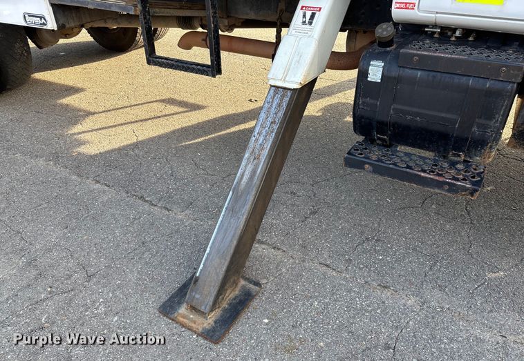 image for item EV3465 2007 Chevrolet C7 forestry bucket truck