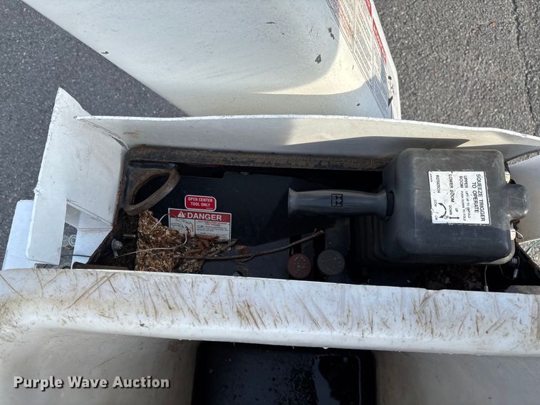 image for item EV3465 2007 Chevrolet C7 forestry bucket truck