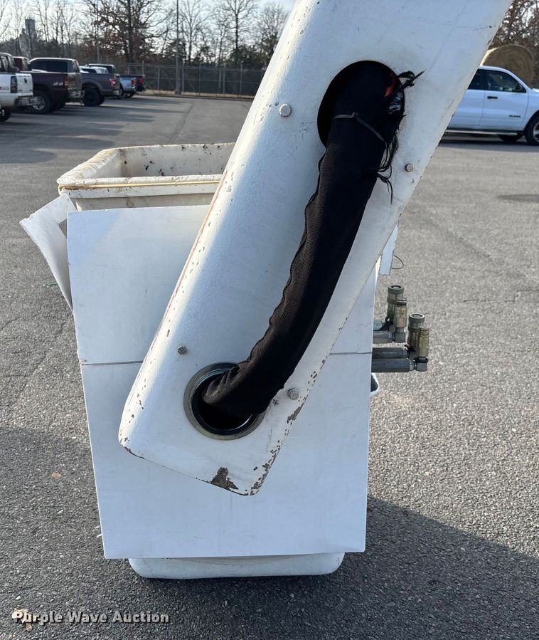 image for item EV3465 2007 Chevrolet C7 forestry bucket truck