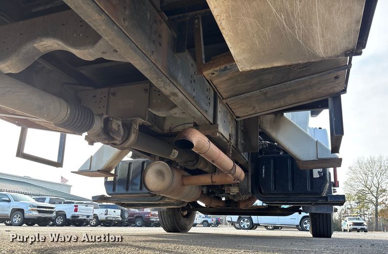 image for item EV3465 2007 Chevrolet C7 forestry bucket truck