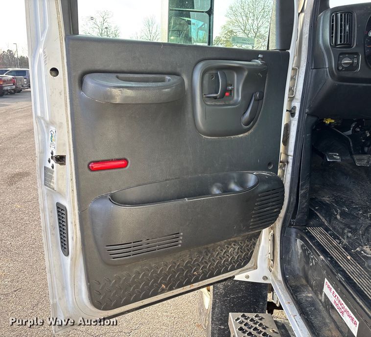 image for item EV3465 2007 Chevrolet C7 forestry bucket truck