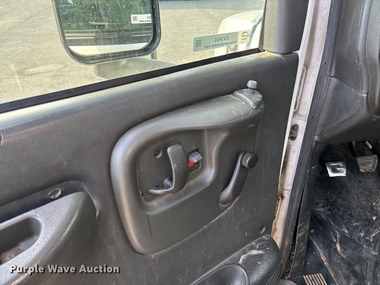 image for item EV3465 2007 Chevrolet C7 forestry bucket truck