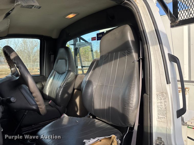 image for item EV3465 2007 Chevrolet C7 forestry bucket truck