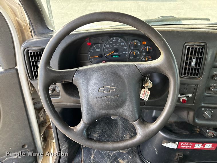 image for item EV3465 2007 Chevrolet C7 forestry bucket truck