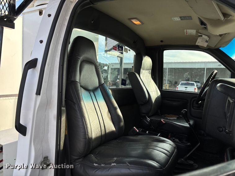 image for item EV3465 2007 Chevrolet C7 forestry bucket truck