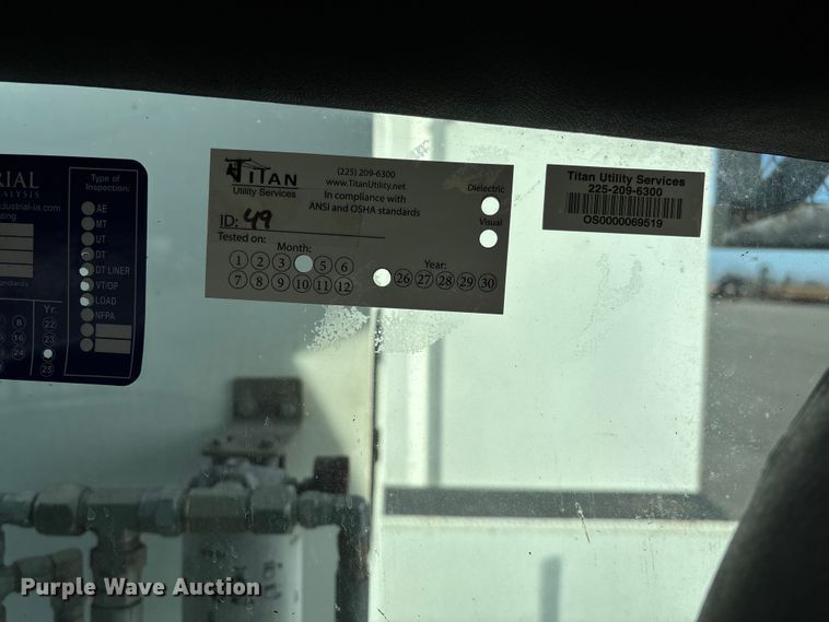 image for item EV3465 2007 Chevrolet C7 forestry bucket truck