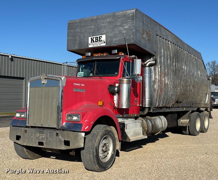 image for item EV3466 1994 Kenworth grapple crane truck