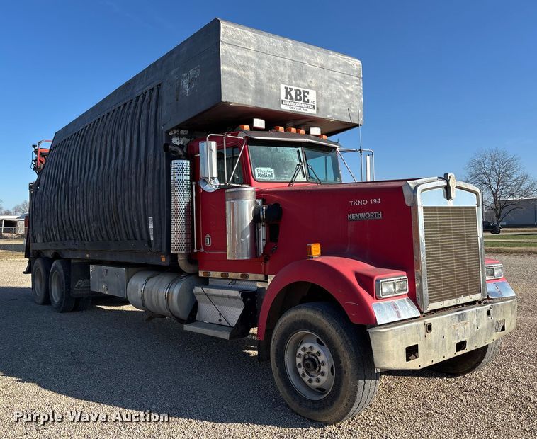 image for item EV3466 1994 Kenworth grapple crane truck