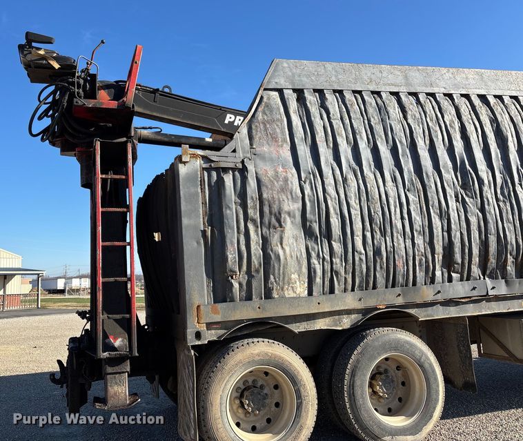 image for item EV3466 1994 Kenworth grapple crane truck