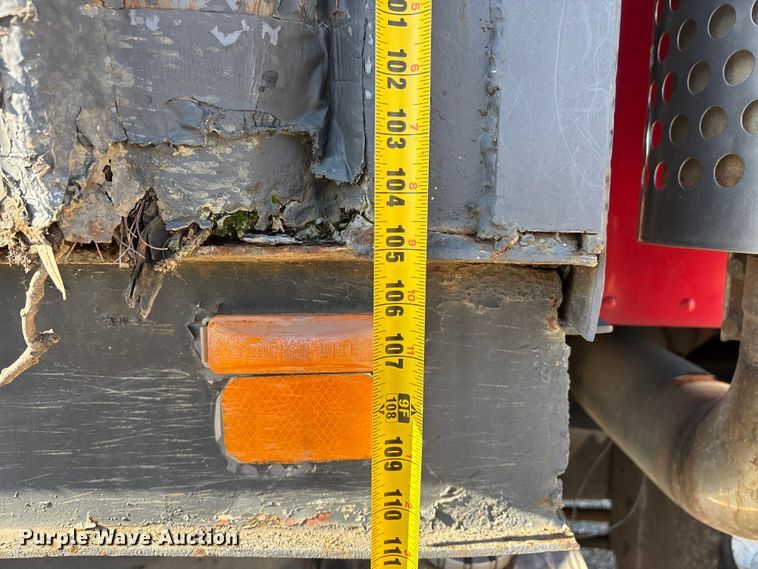 image for item EV3466 1994 Kenworth grapple crane truck