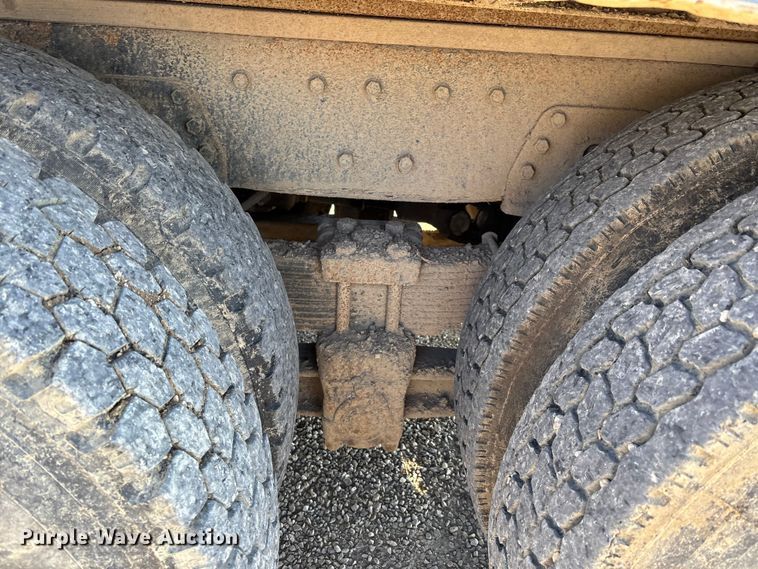 image for item EV3466 1994 Kenworth grapple crane truck