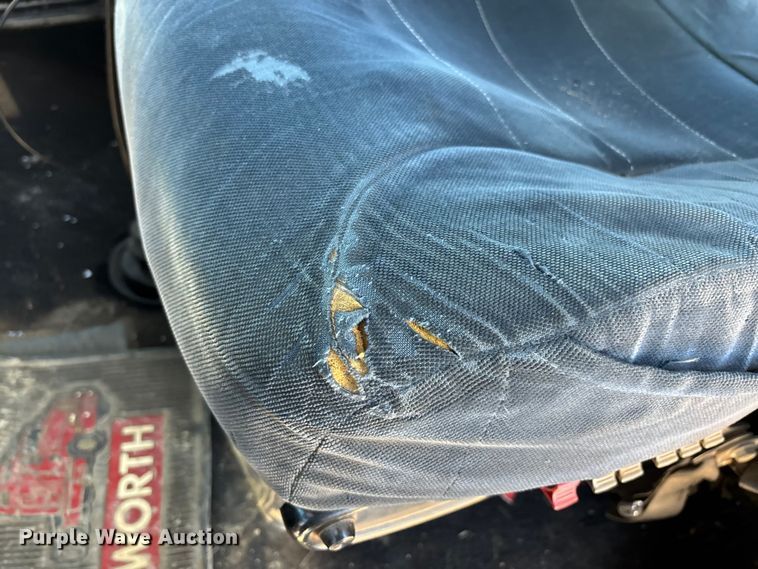 image for item EV3466 1994 Kenworth grapple crane truck