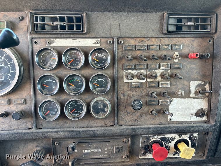 image for item EV3466 1994 Kenworth grapple crane truck