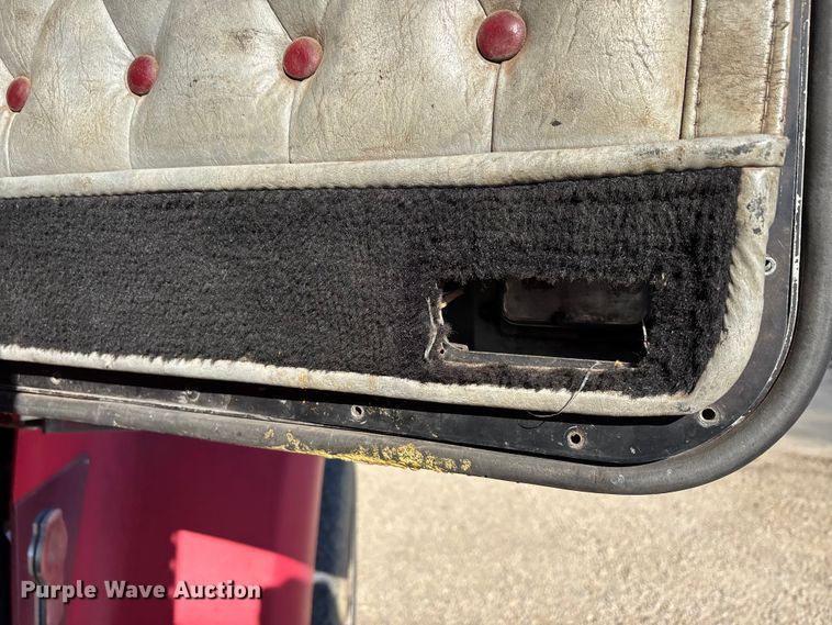 image for item EV3466 1994 Kenworth grapple crane truck