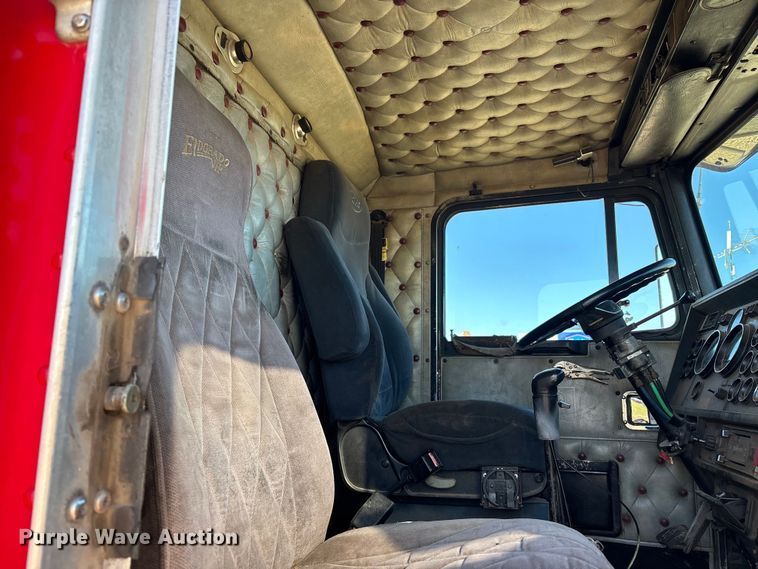 image for item EV3466 1994 Kenworth grapple crane truck