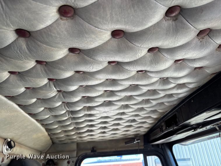 image for item EV3466 1994 Kenworth grapple crane truck