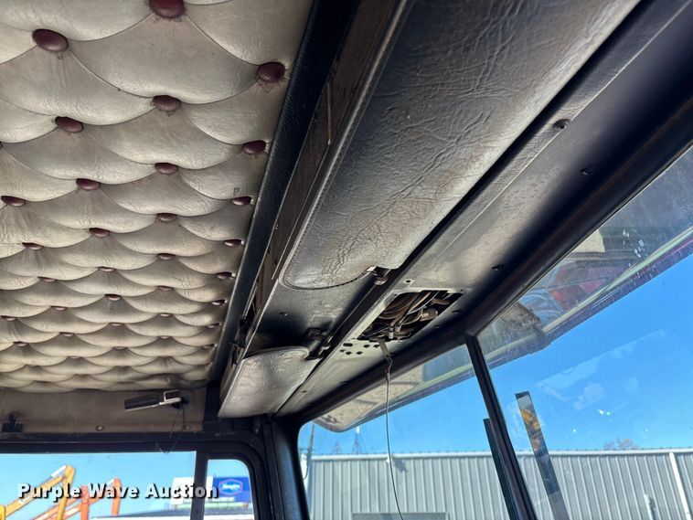 image for item EV3466 1994 Kenworth grapple crane truck