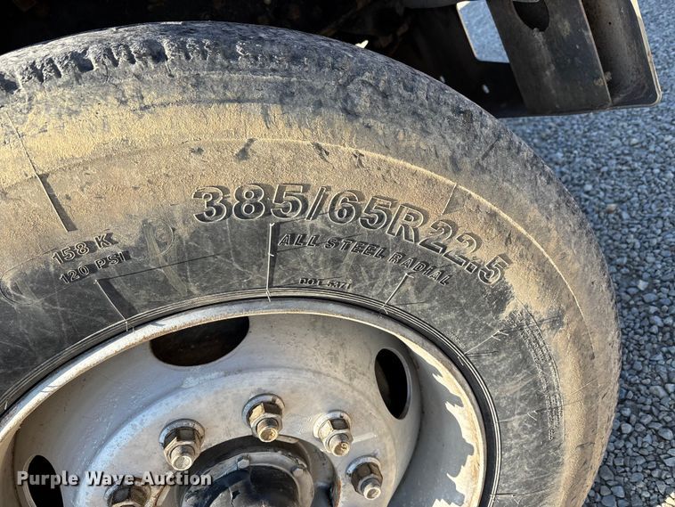 image for item EV3466 1994 Kenworth grapple crane truck