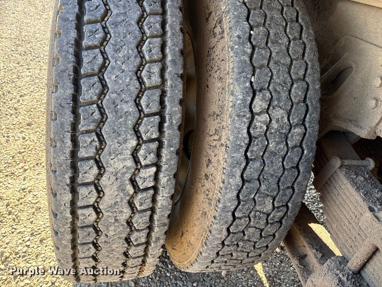 image for item EV3466 1994 Kenworth grapple crane truck