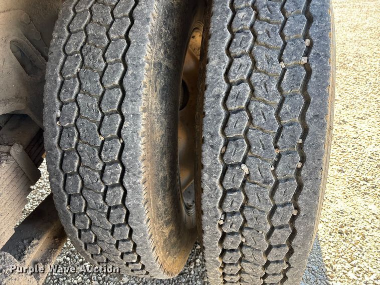 image for item EV3466 1994 Kenworth grapple crane truck