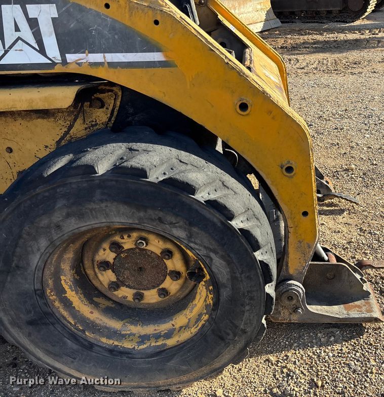 image for item EV3483 2007 Caterpillar 216B skid steer loader