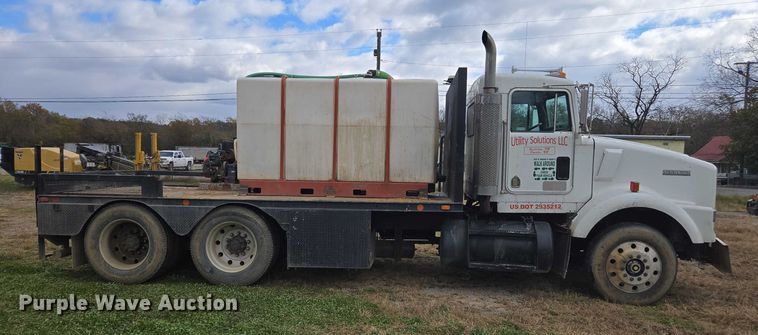 image for item EV4391 1996 Kenworth T800 flatbed truck