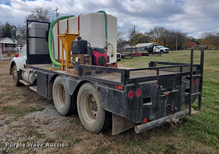 image for item EV4391 1996 Kenworth T800 flatbed truck