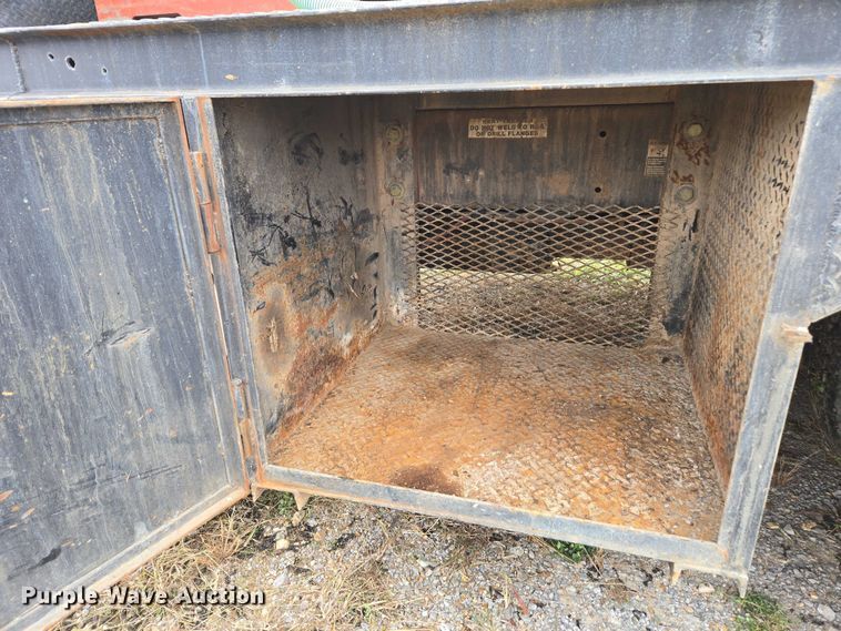 image for item EV4391 1996 Kenworth T800 flatbed truck