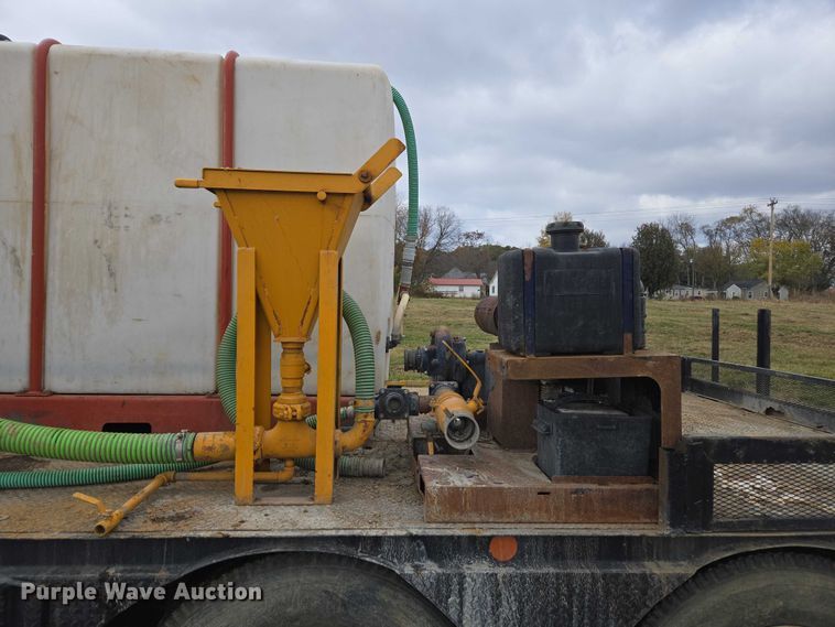 image for item EV4391 1996 Kenworth T800 flatbed truck