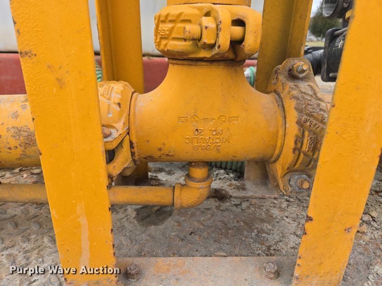 image for item EV4391 1996 Kenworth T800 flatbed truck