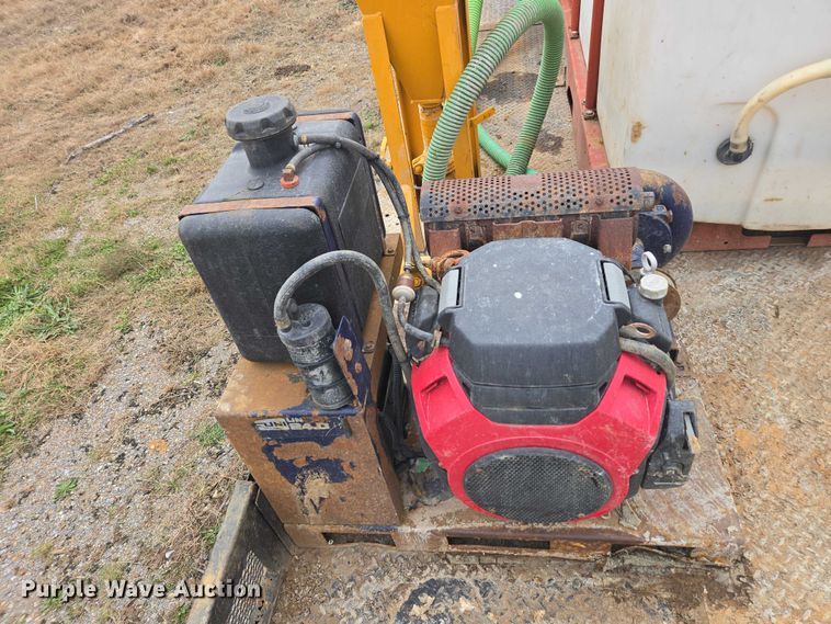 image for item EV4391 1996 Kenworth T800 flatbed truck