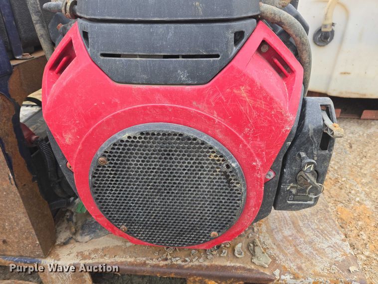 image for item EV4391 1996 Kenworth T800 flatbed truck