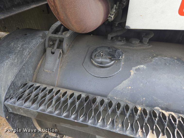 image for item EV4391 1996 Kenworth T800 flatbed truck