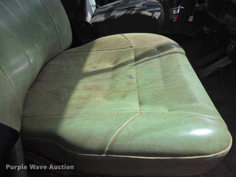 image for item EV4391 1996 Kenworth T800 flatbed truck